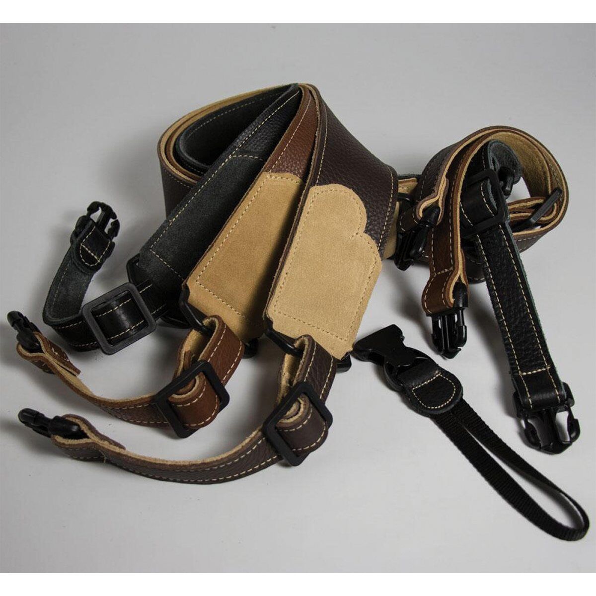 Franklin 2.5" Black Glove Leather Banjo Strap with Suede End Tabs — view 2