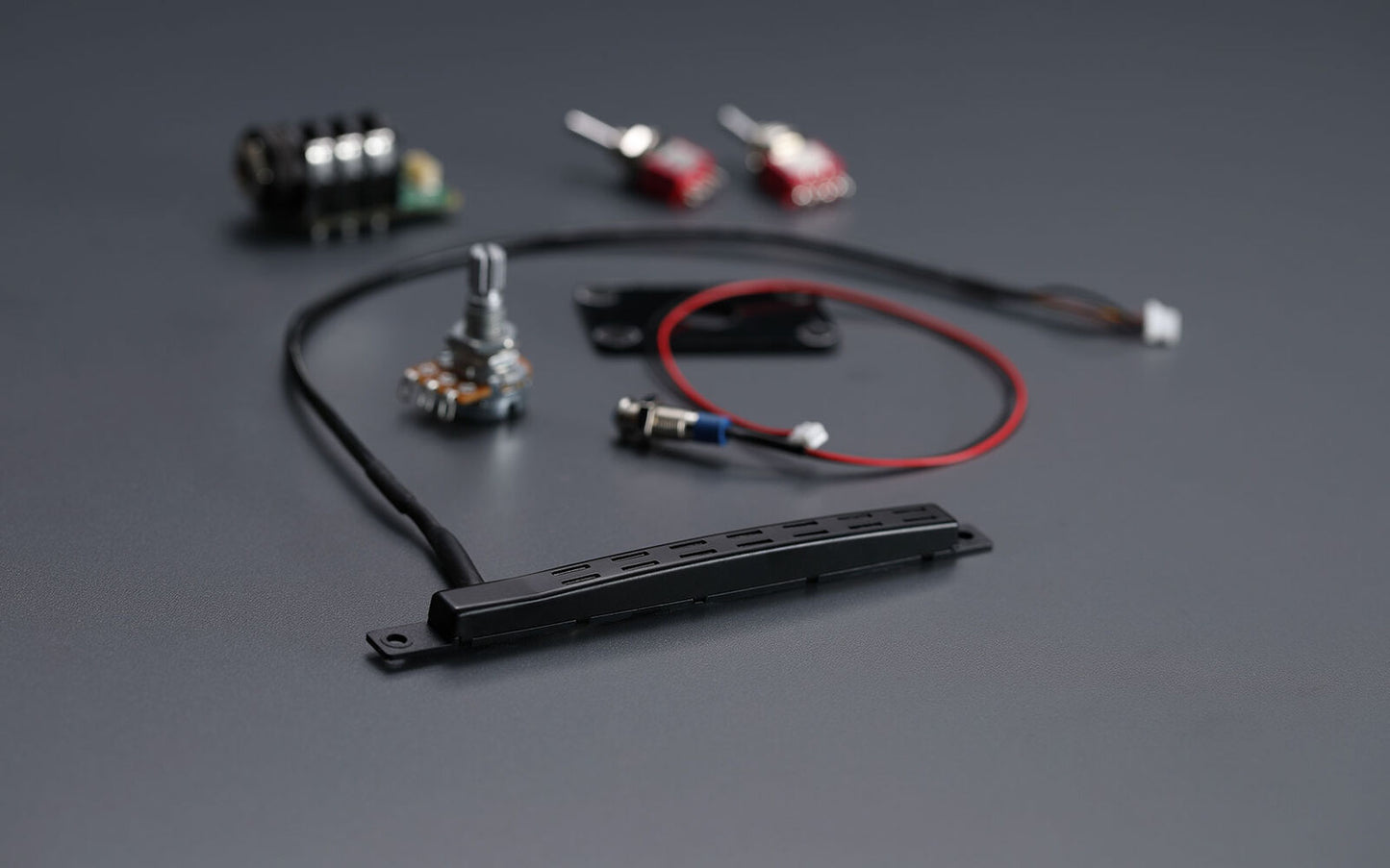 BOSS GK5-KIT-G6 7-String Internal Install Kit - Advanced GK-5 Divided Pickup System for Electric Guitars — view 4