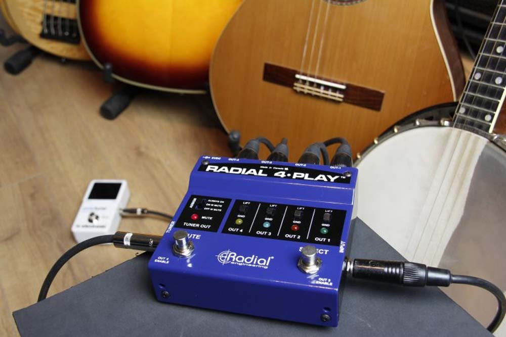Radial 4-PLAY - DI box for multi-Instrumentalists with 4 balanced outputs — view 2