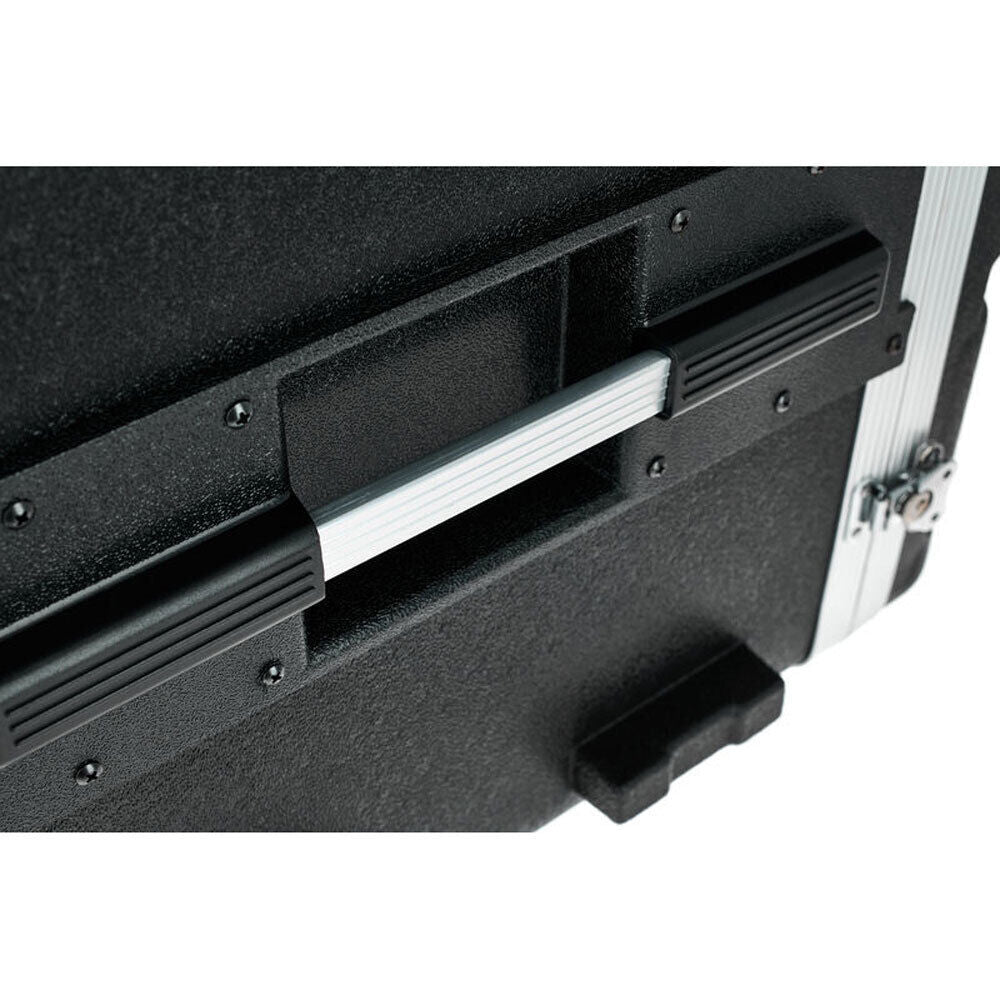 Torque 10U Rack Case in Black - Lightweight ABS, 17" Deep, Aluminum Rails, Spring-Loaded Handles, Butterfly Latches, Standard 19" Mounting Rails — view 5