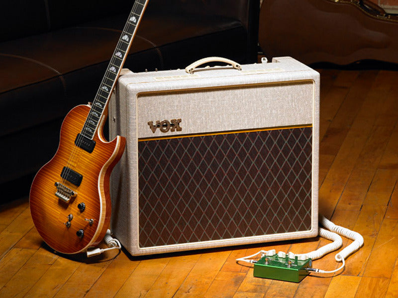 Vox AC15HW1X Hand-Wired All Tube Guitar Amp Combo w/ 1x12" Celestion Alnico Blue (15w) — view 3