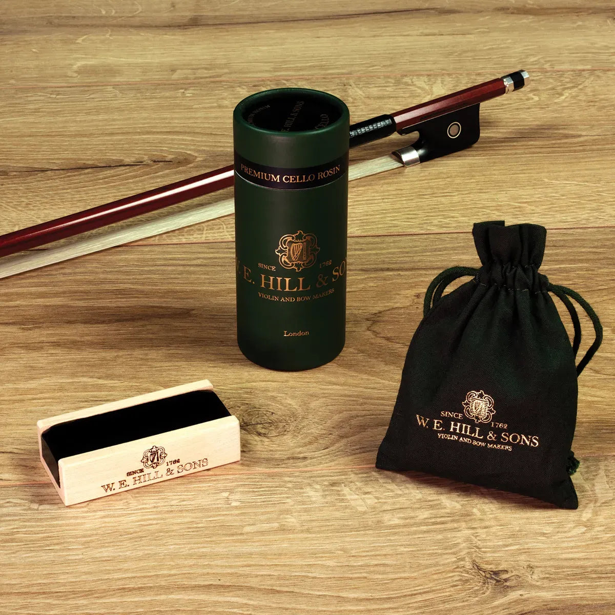 W.E. Hill & Sons 2067M Premium Cello Dark/Medium Rosin in Maplewood Holder with Drawstring Bag, 25g, All-Weather, Grade 6+