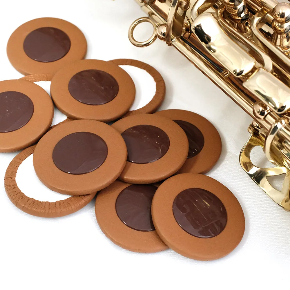 Tan Leather Sax Pad with 40mm Plastic Disc, Regular Felt, 4mm Thickness