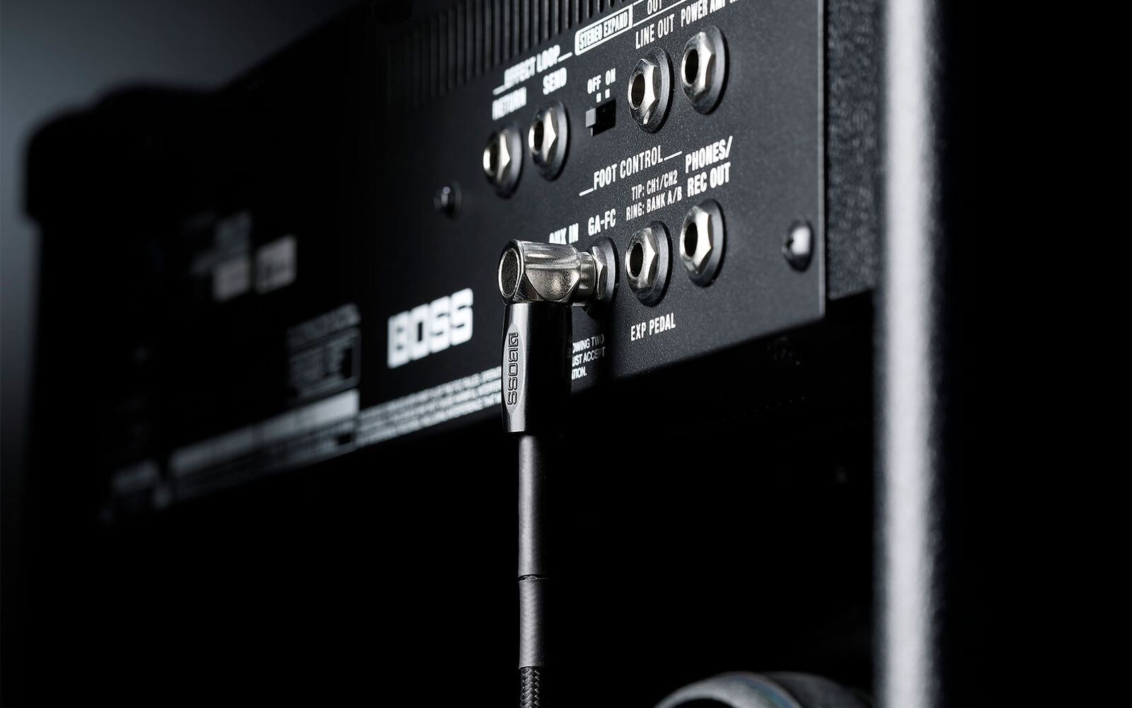 BOSS BCC-3-TRA 3ft TRS Footswitch Cable - Angled 1/4" to 1/4" - Heavy-Duty Audio Connection for GA-FC Controllers — view 4