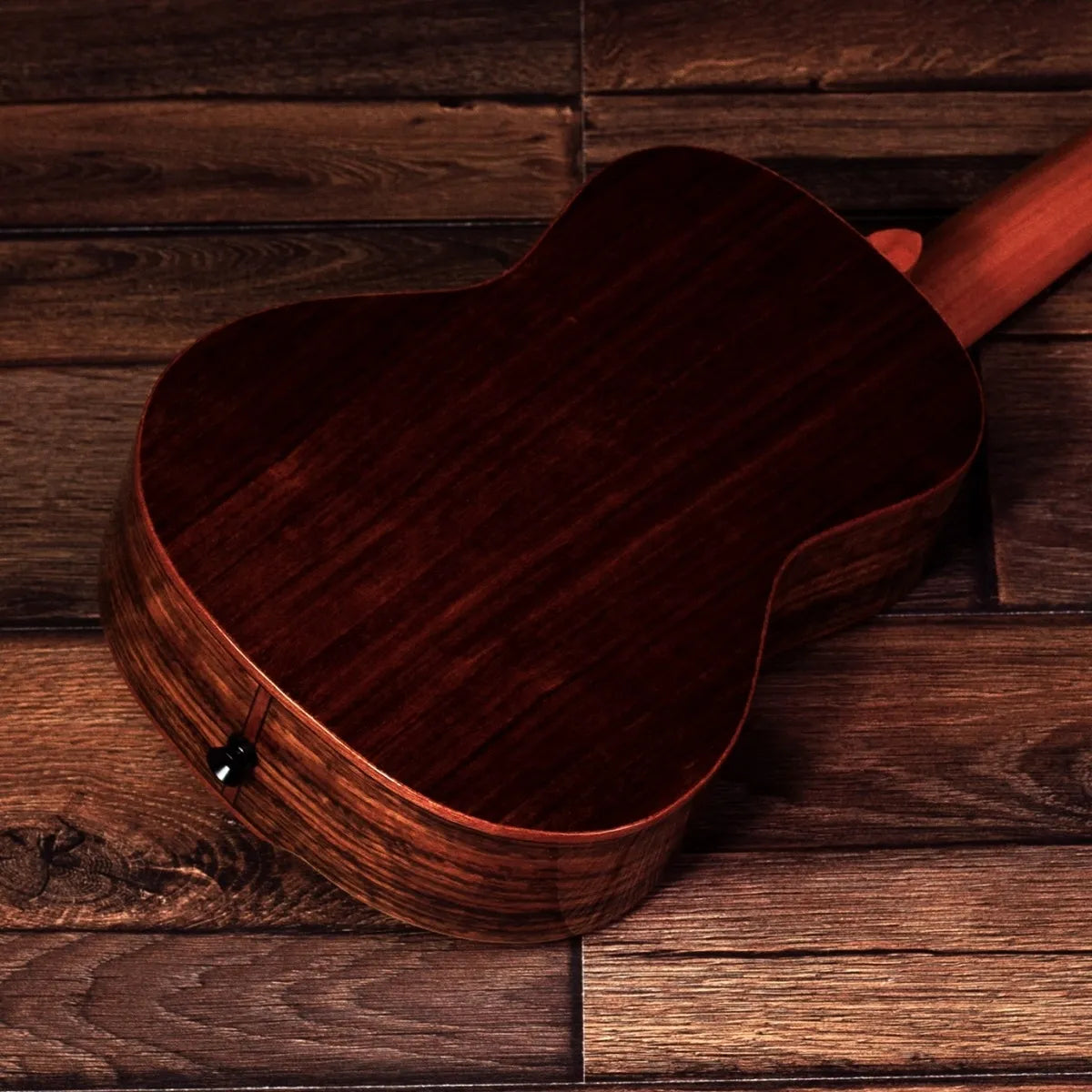 Barnes & Mullins BMUK5C Concert Walnut Ukulele with High Gloss Finish and Strap Buttons — view 4