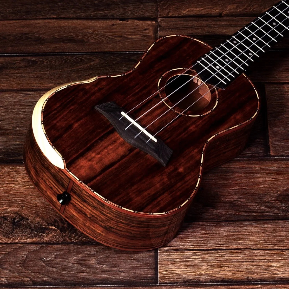 Barnes & Mullins BMUK5C Concert Walnut Ukulele with High Gloss Finish and Strap Buttons — view 3