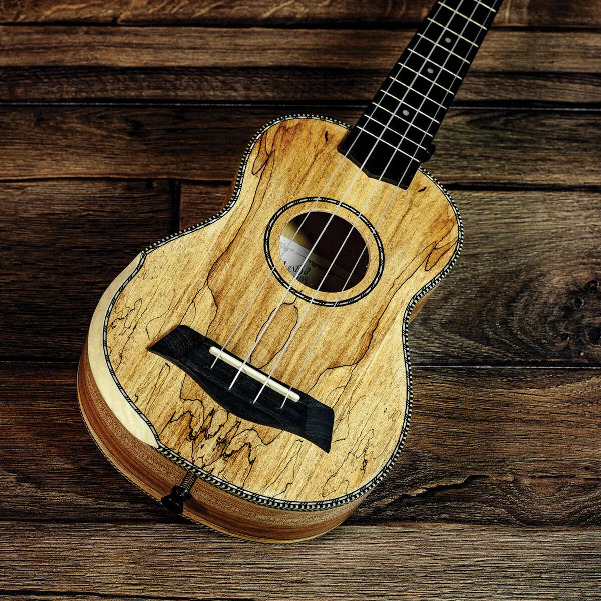 Barnes & Mullins Soprano Spalt Maple Ukulele BMUK9S — view 3