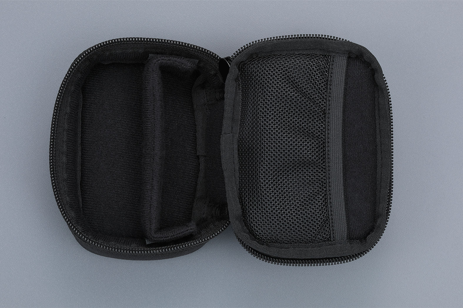 ROLAND CB-KTNGO Carry Bag for KATANA:GO Headphone Amplifier - Durable & Compact with Extra Space for Cables & Earbuds — view 4