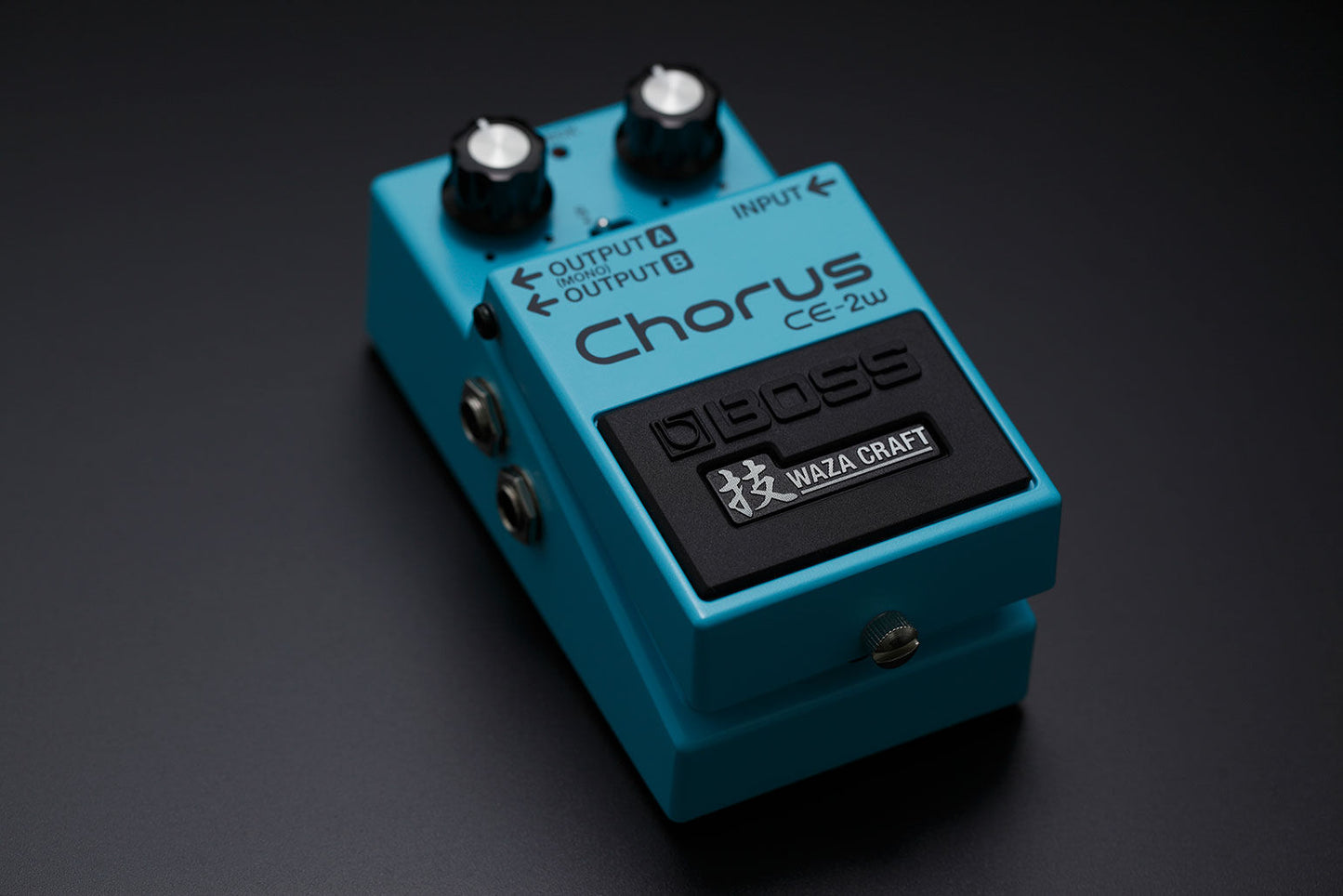 BOSS CE-2W Chorus Pedal - Compact Analog Chorus Effects, True Bypass, Vintage Mode, Custom Mode, 1976 Legacy Design — view 5