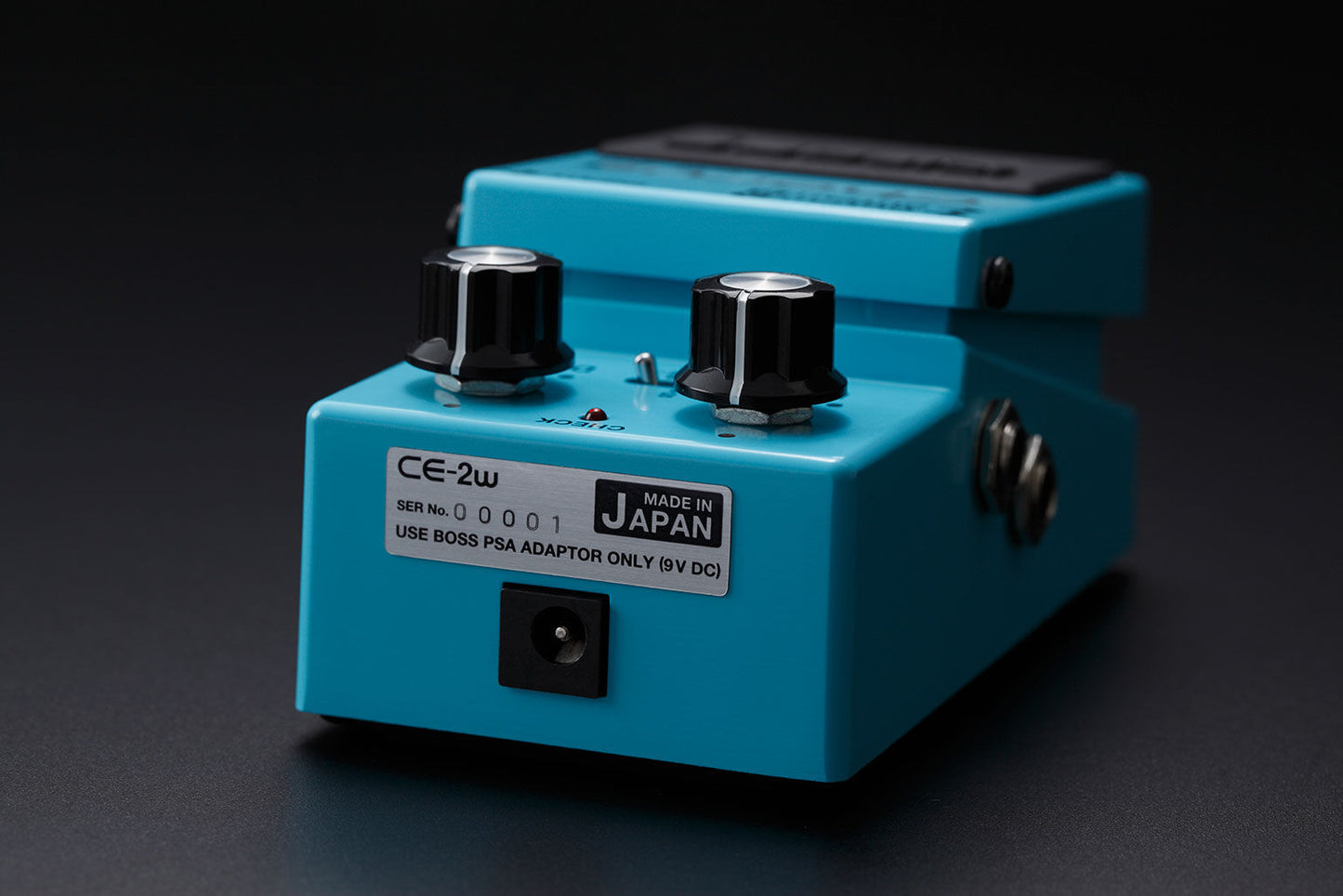 BOSS CE-2W Chorus Pedal - Compact Analog Chorus Effects, True Bypass, Vintage Mode, Custom Mode, 1976 Legacy Design — view 4