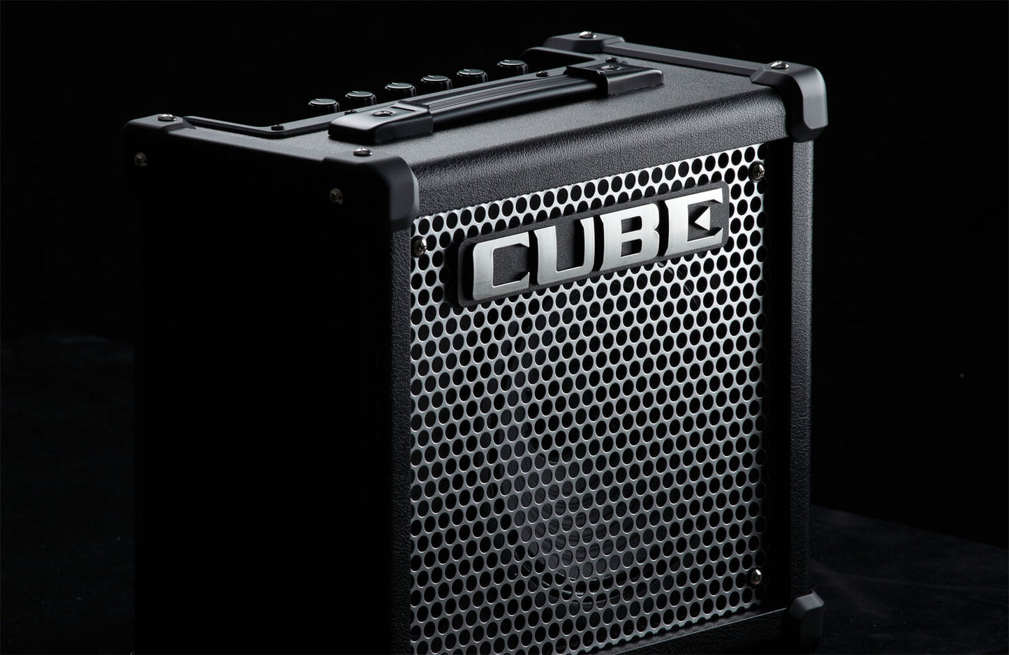 ROLAND CUBE-10GX Portable Guitar Amplifier with Built-in Effects & COSM Amp Type Switching — view 6