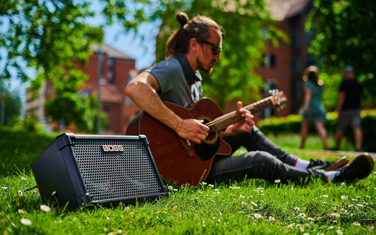 BOSS Cube Street II Battery Stereo Amplifier - Portable Red Performance Amp with High-Quality Sound and Great Projection — view 3