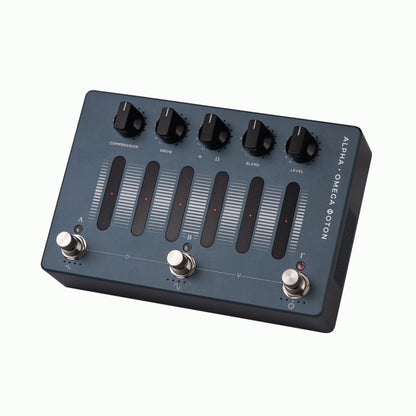 Darkglass Alpha Omega Photon Pedal and Interface — view 3