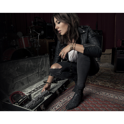 Tech 21 FlyRig 5 v2 Multi-Effects Pedalboard with SansAmp, Plexi/Cali Distortion, Delay, Reverb, Tuner, and Effect Loop — view 2