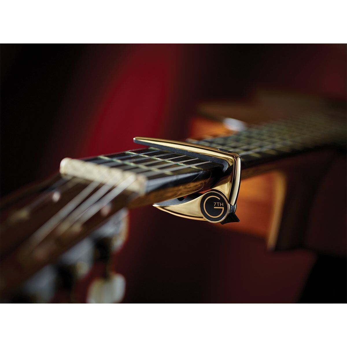 G7 Performance 2 Classic Capo - Gold for Classical Guitars, One-Handed Action — view 3