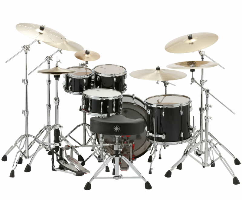 Sakae Evolved Maple 22" 4-Piece Shell Pack in Real Black with Tom Mount — view 3