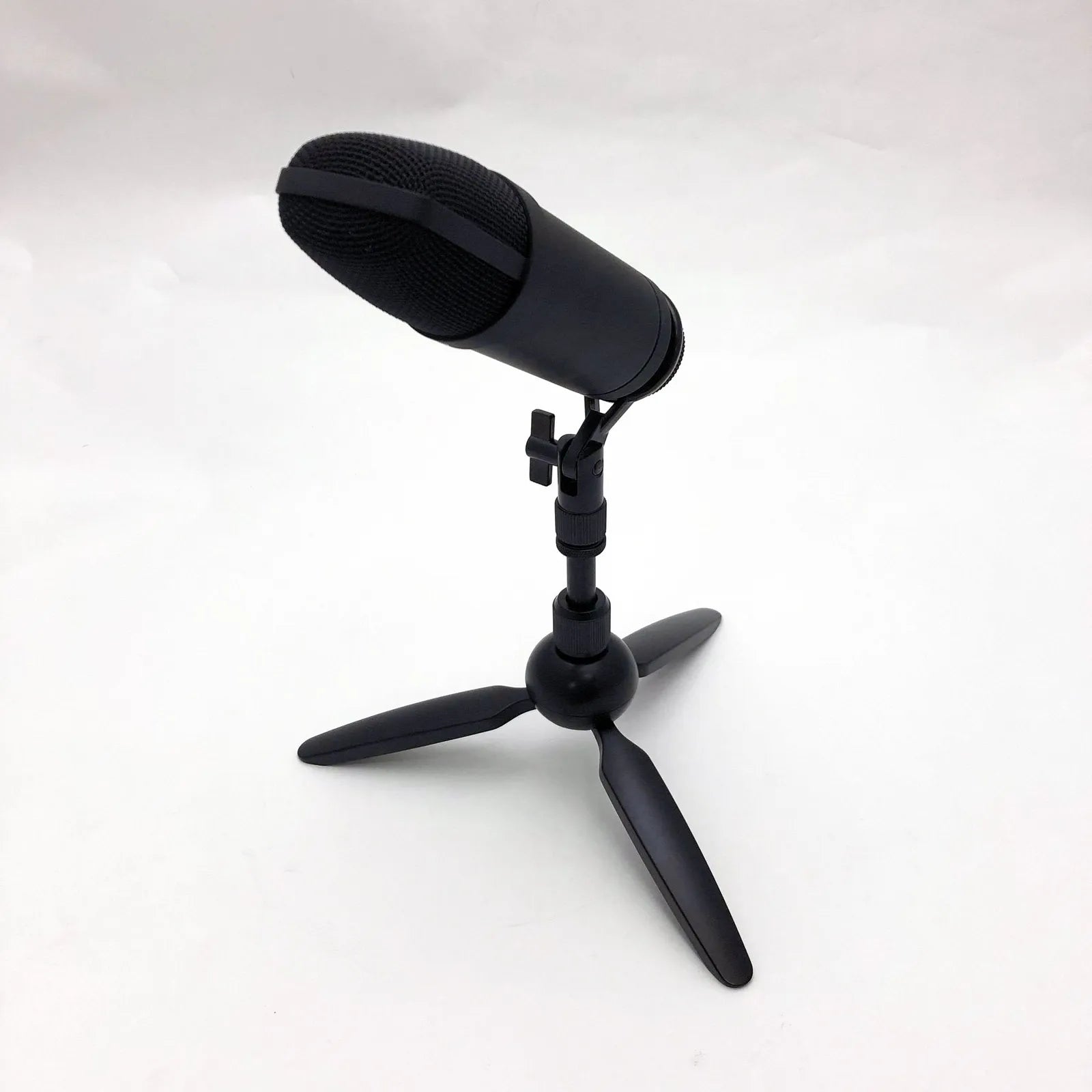 USB Condenser Studio Microphone with Desk Stand, USB Cable and Carry Bag