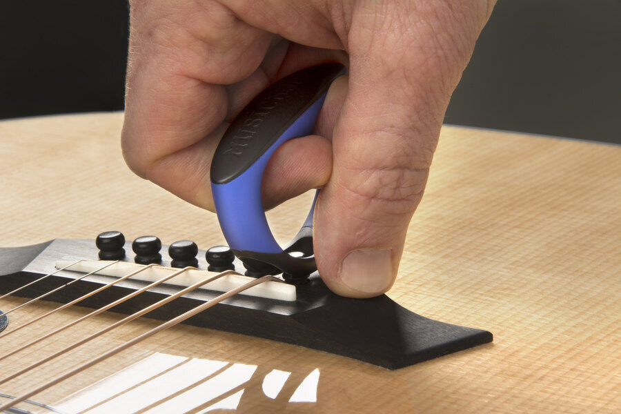 Music Nomad Grip Puller Premium Bridge Pin Puller for Acoustic Guitars — view 4