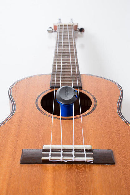 Music Nomad Humilele Ukulele Soundhole Humidifier with Humid-i-Bar Sponge — view 6