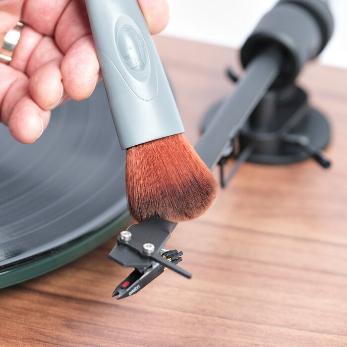 Music Nomad 6 'n 1 Vinyl Record Cleaning & Care Kit with Anti-Static Solution and Ergonomic Tools — view 6