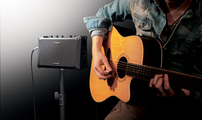 ROLAND MOBILE-AC Portable Acoustic Chorus Amplifier - Compact, Lightweight, Big Sound for Acoustic Guitar - Ideal for Musicians on the Go — view 5
