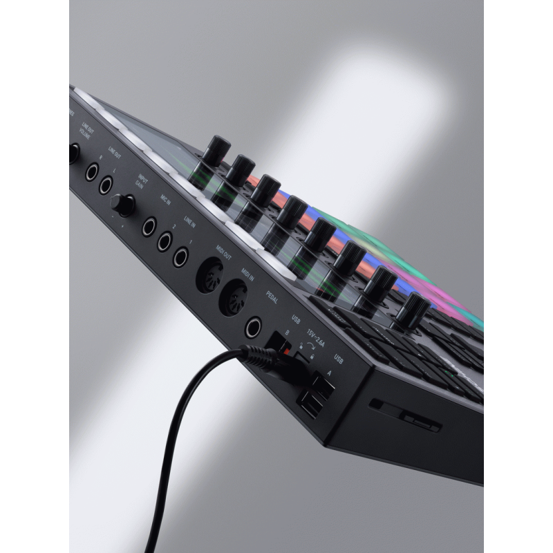 NI Maschine Plus Sampler and Drum Machine — view 5