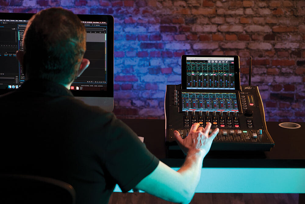 Peavey Aureus Series AUREUS28 Digital Mixer, 28-Channel, WiFi & Bluetooth, 10" Touch Display, 14 Outputs, 16 Inputs, Remote Control — view 4