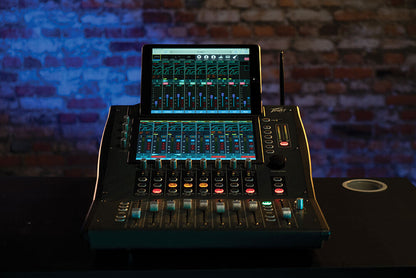 Peavey Aureus Series AUREUS28 Digital Mixer, 28-Channel, WiFi & Bluetooth, 10" Touch Display, 14 Outputs, 16 Inputs, Remote Control — view 3