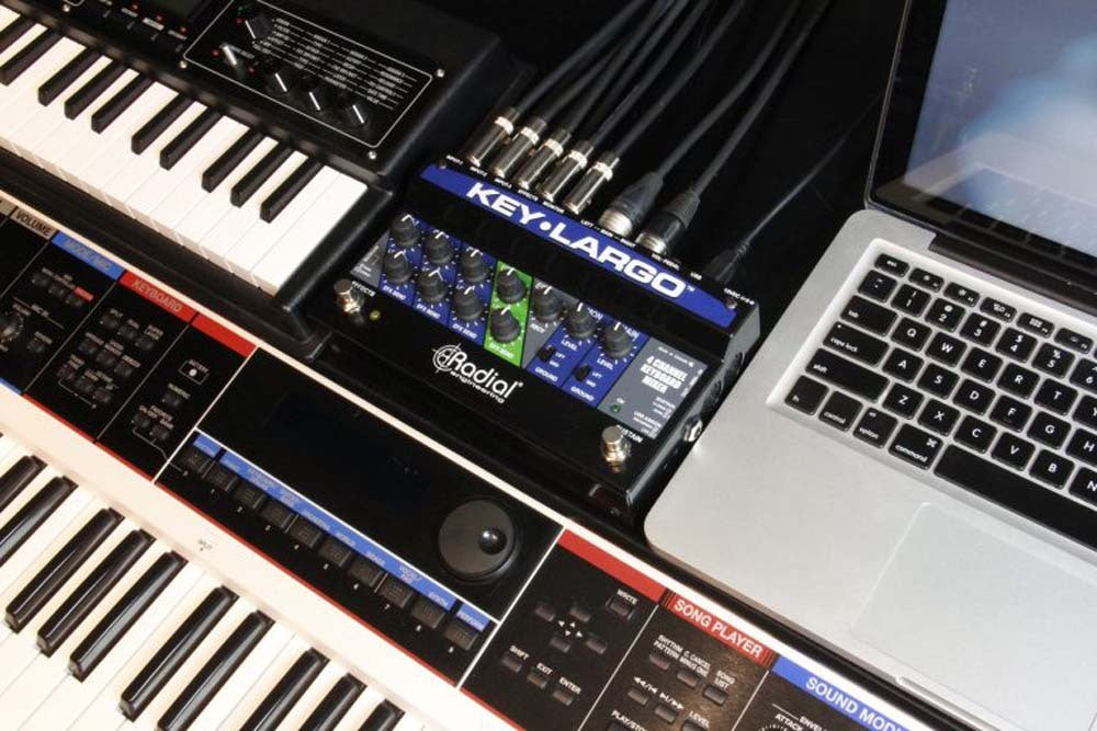 Radial KEY-LARGO - Keyboard mixer 3 stereo inputs effects bus USB balanced DI outs — view 2