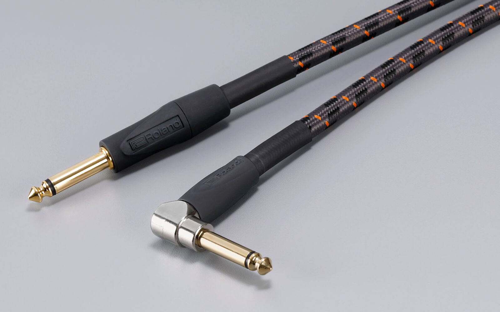 ROLAND RIC-G15A Gold Series Instrument Cable 15ft - Straight to Right-Angle 1/4" Connectors, Noise-Free Signal Transmission — view 3