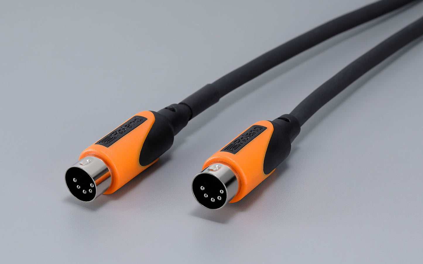 ROLAND RMIDI-B15 Black Series 15ft MIDI Cable - High-Quality Nickel Connectors for Reliable MIDI Connections — view 3