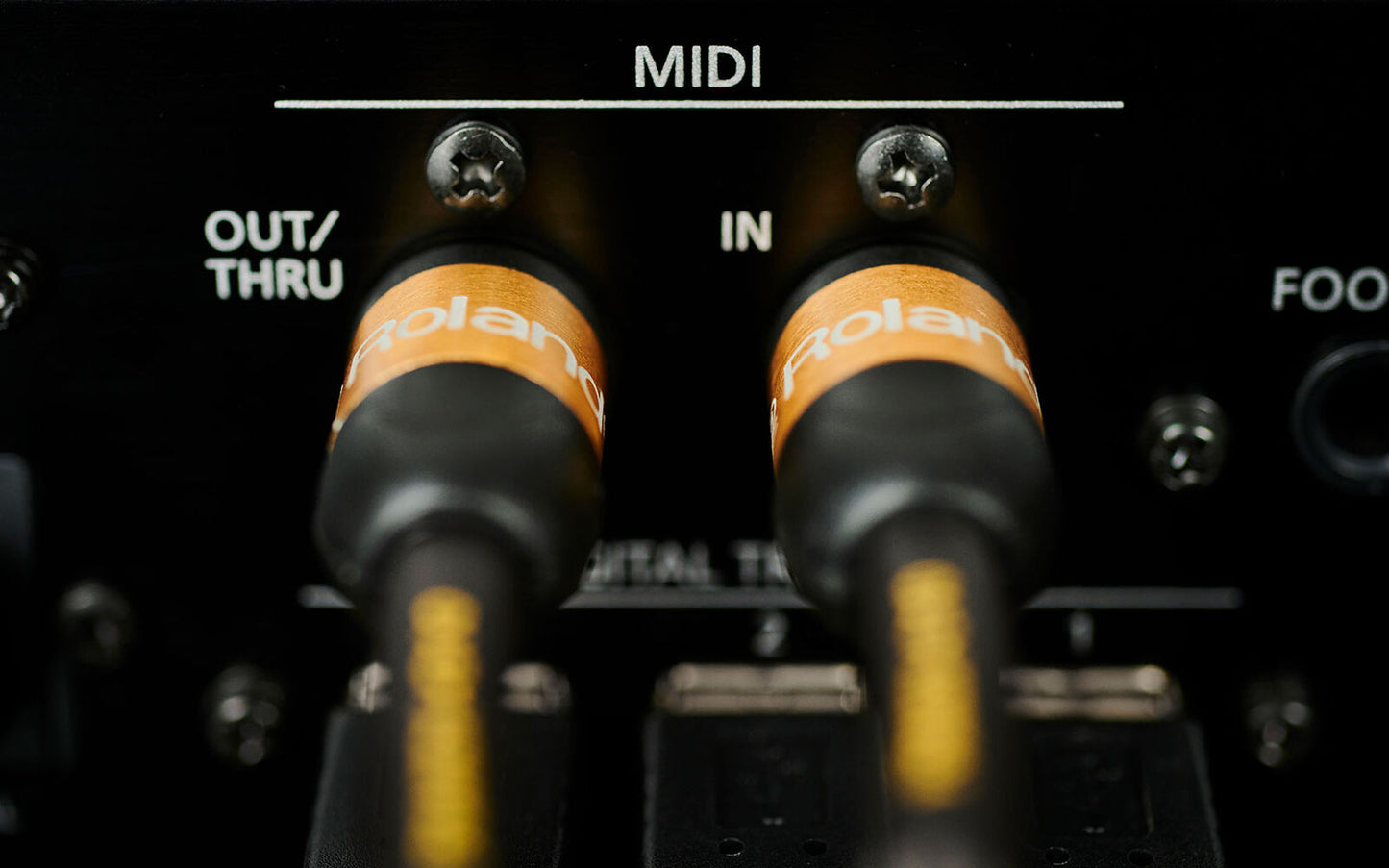 ROLAND RMIDI-G15 Gold Series MIDI Cable, 15ft Length, High-Quality Multi-Strand Copper, Reliable MIDI Connection — view 5