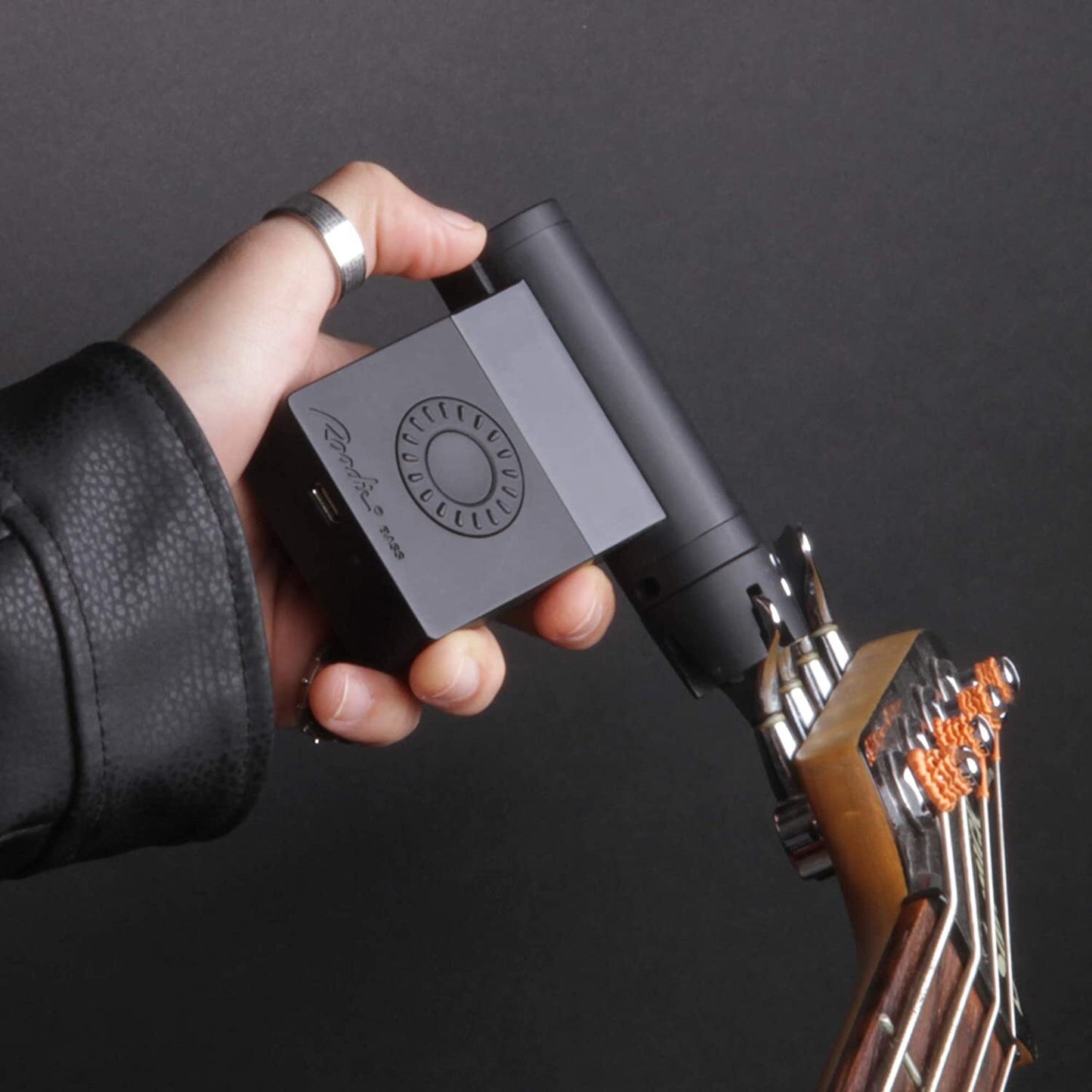 Roadie Bass - Standalone Automatic Smart Guitar Tuner for all String Instruments — view 6