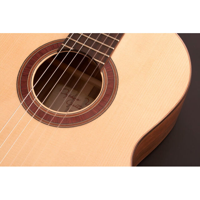 Kremona Rondo RS Solid Spruce Walnut Classical Guitar with Case — view 4