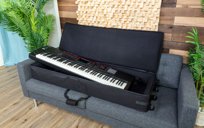 ROLAND SC-G88W3 Gold Series Keyboard Bag with Wheels for 88-Note Keyboards - Durable, Impact-Resistant Design, Thick Padding, Adjustable Straps — view 3
