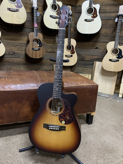 Maton SRS808C Solid Road Series Acoustic Guitar Sunburst