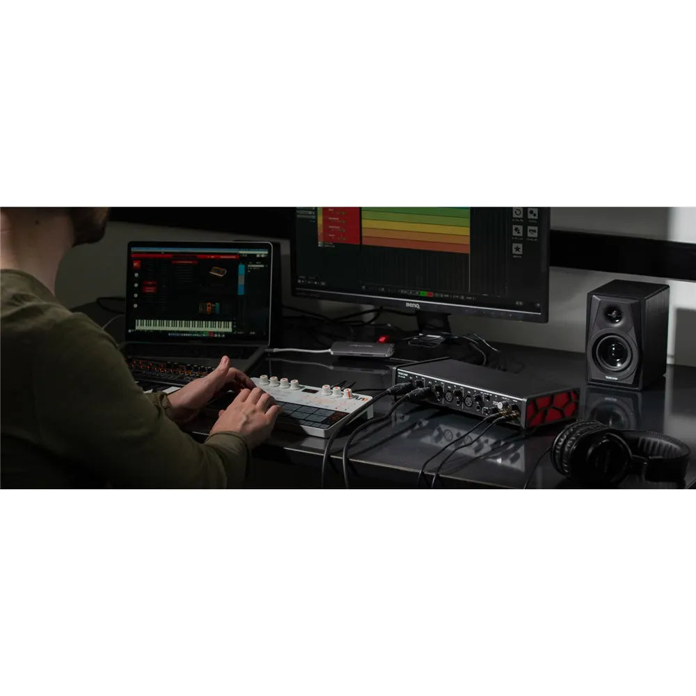 Tascam US-4x4HR USB-C Audio Interface with 4 XLR Inputs, MIDI Support, 192 kHz, Zero-Latency Monitoring, Bundled Software — view 5