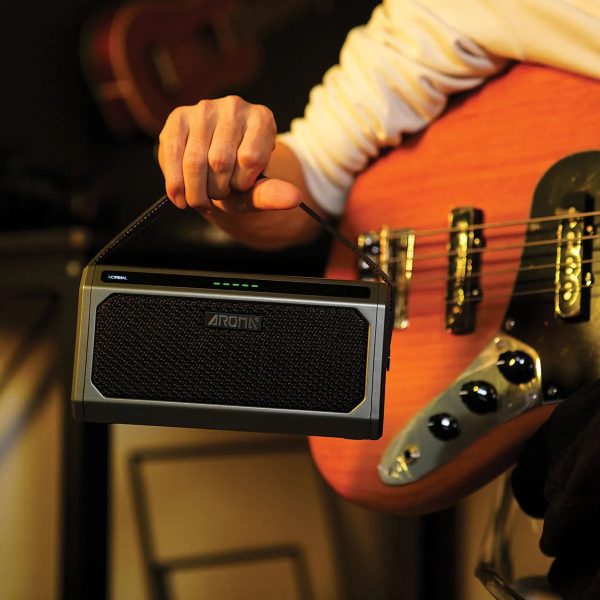 Aroma 10W Bass Guitar Amplifier with Drum Machine TG-08B — view 5
