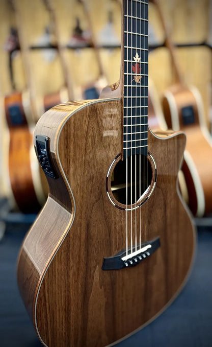 Tanglewood Winterleaf Exotic Superfolk Solid Top Venetian Cutaway Guitar Black Walnut TWX6-CE-BW — view 4