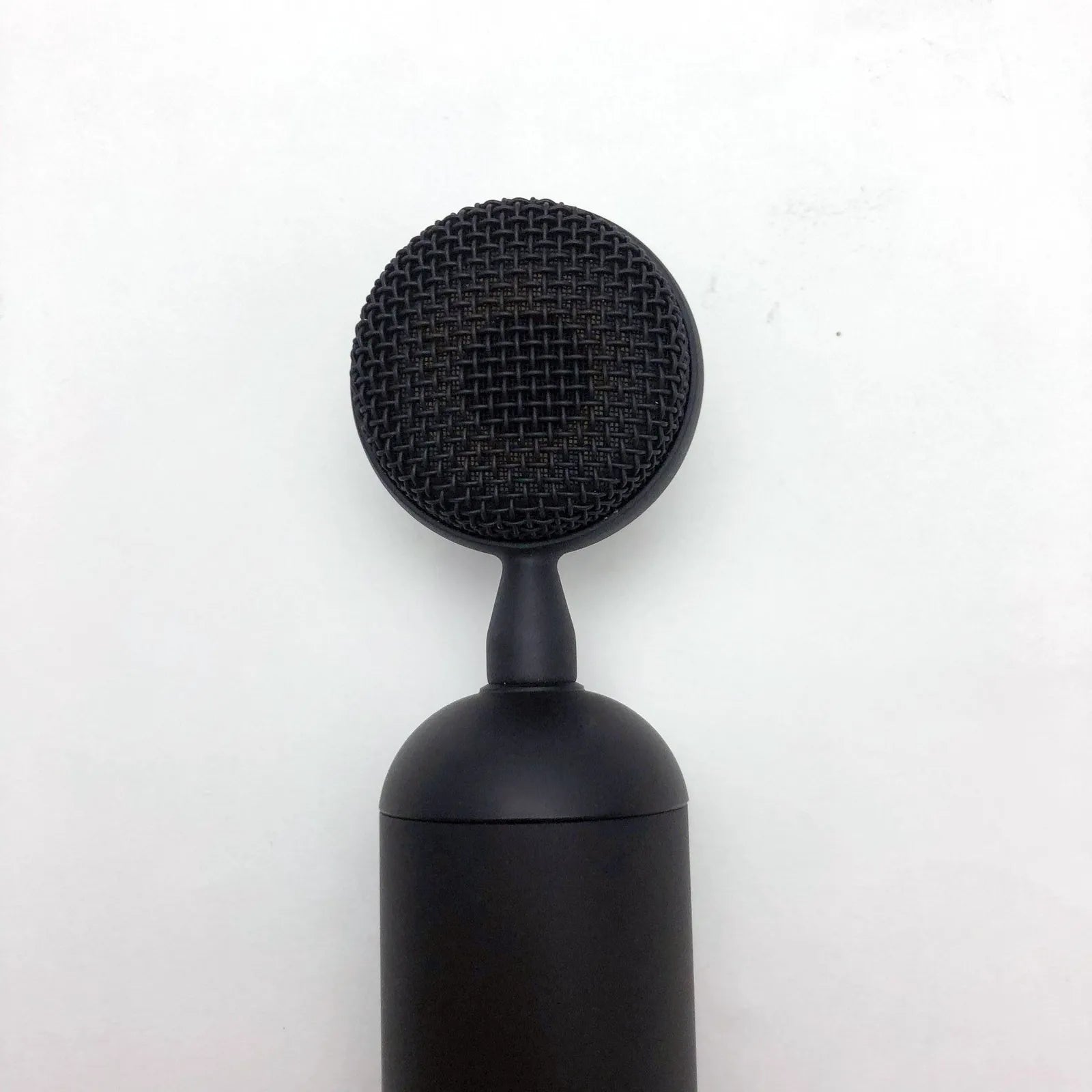 USB Condenser Studio Microphone with Desk Stand, USB Cable, and Carry Bag — view 4