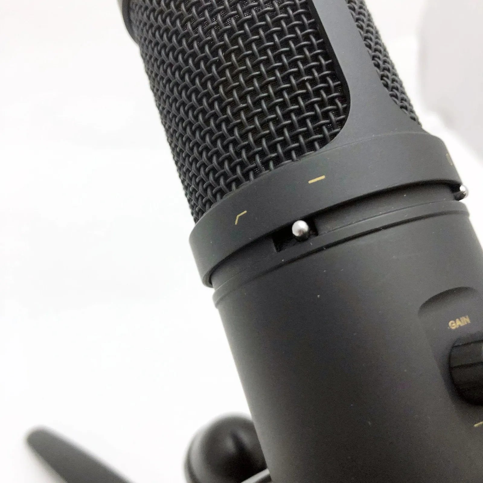 USB Condenser Studio Microphone with Headphone Output, Desk Stand, USB Cable & Carry Bag — view 3
