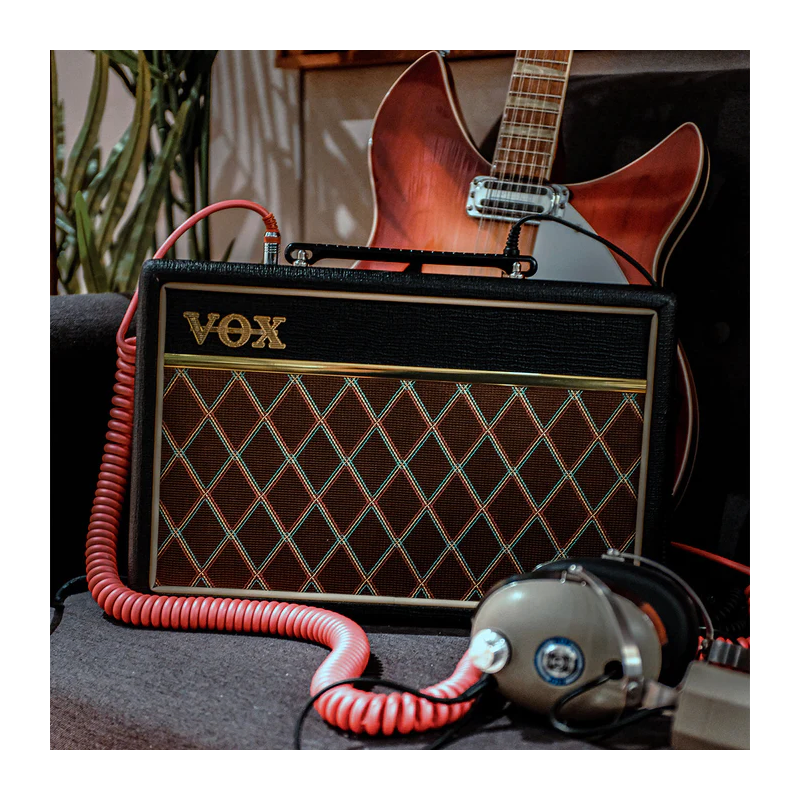 Vox Pathfinder 10 Guitar Combo Amplifier with Gain, Volume, Treble, Bass Controls, Line Output, and Headphone Jack — view 3