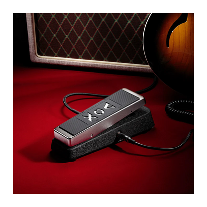 Vox V846-HW Hand Wired Wah Pedal with Diecast Metal Chassis and Soft Case — view 2