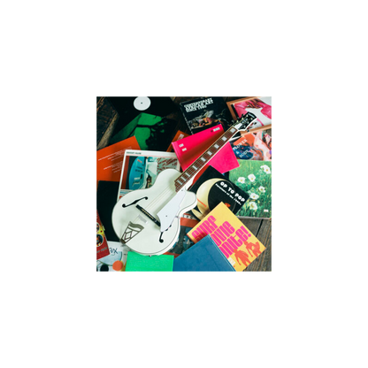 Vox VGA 5TPS Giulietta Pearl White Acoustic Guitar — view 4